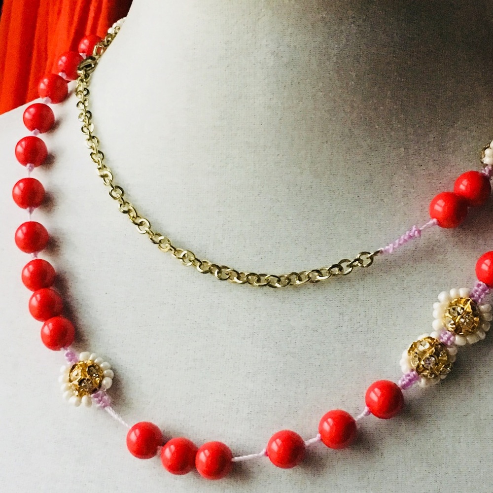 Hot pink long beaded necklace - Picture 4 of 7